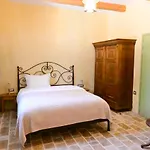 Arapis & Hotel