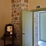 Arapis & Hotel