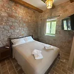 Hotel Arapis & Agios Kiprianos