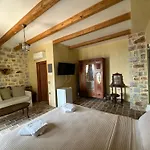 Arapis & Hotel Agios Kiprianos