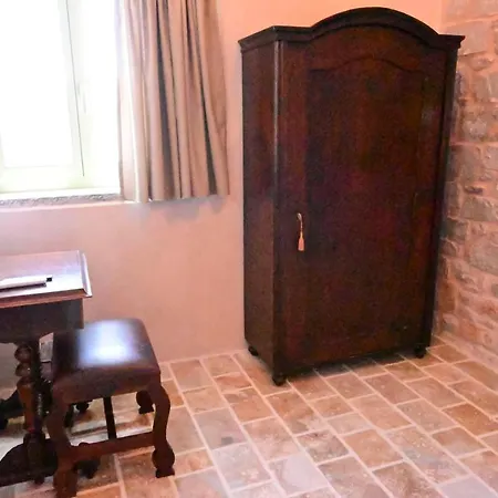 Hotel Arapis & 3*
