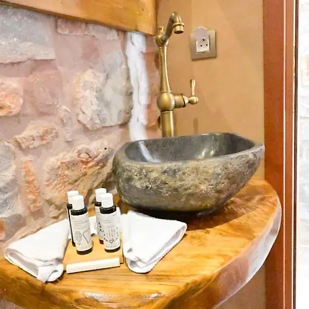 Arapis & מלון Agios Kiprianos