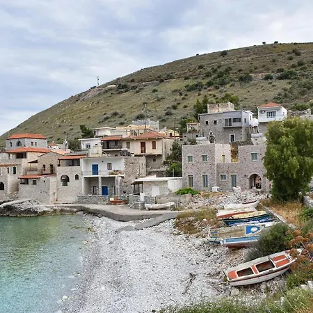 Arapis & Hotel 3*
