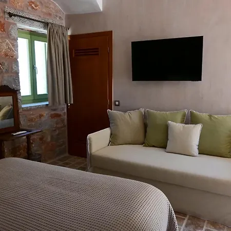 Hotel Arapis & Agios Kiprianos