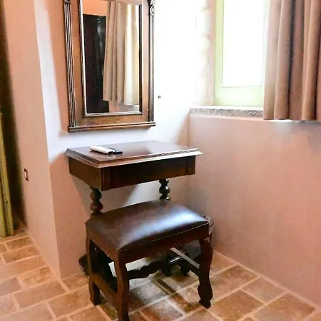 Hotel Arapis & 3*