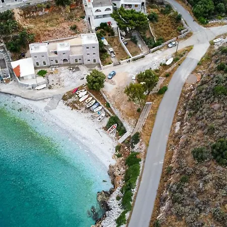 Arapis & Hotel 3*