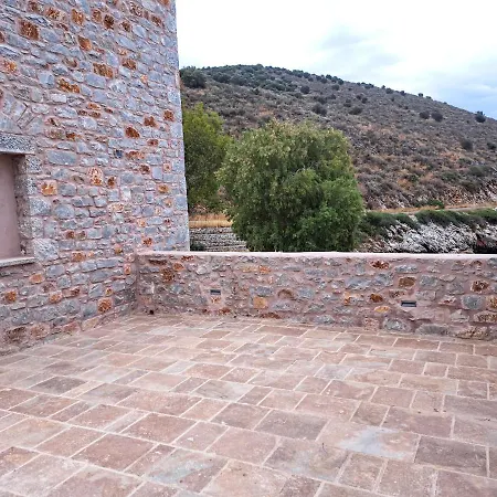 Hotel Arapis & 3*