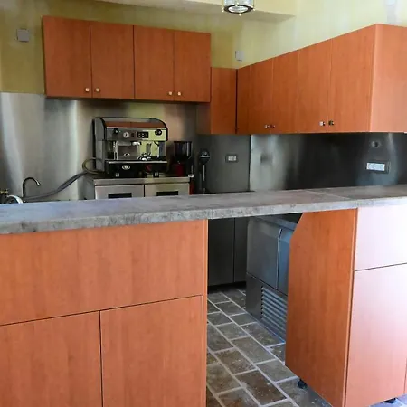 מלון Arapis & Agios Kiprianos