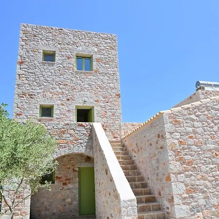 Hotel Arapis &
