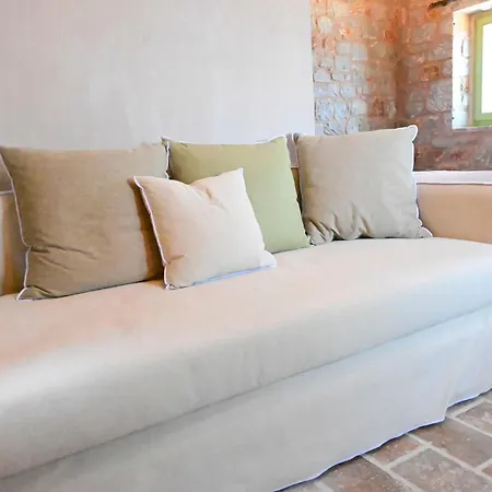 Arapis & Hotel Agios Kiprianos