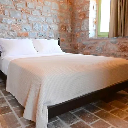 Arapis & Hotel