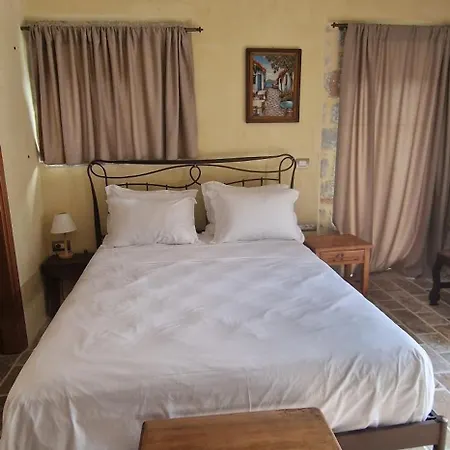 Arapis & Hotel