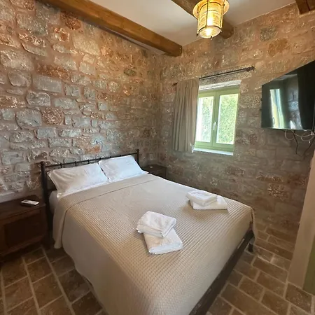 Hotel Arapis & Agios Kiprianos