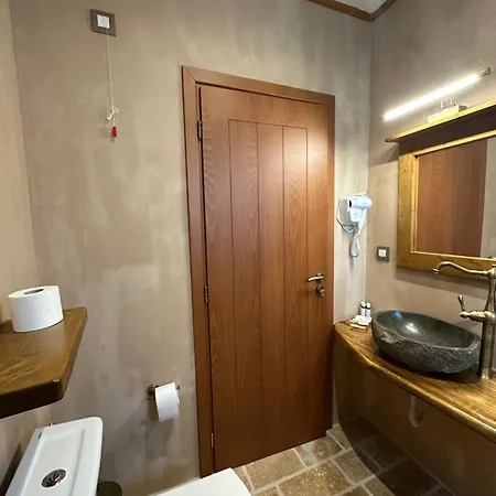 Arapis & Hotel 3*