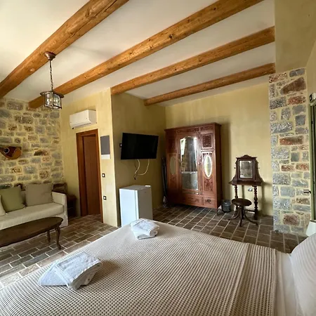 Arapis & מלון Agios Kiprianos