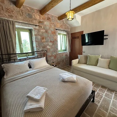 Arapis & Hotel