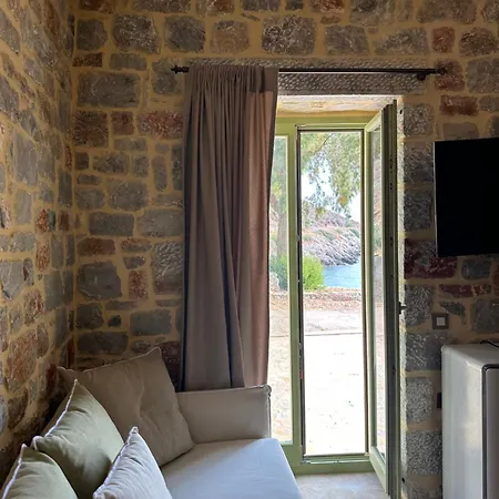 Hotel Arapis &