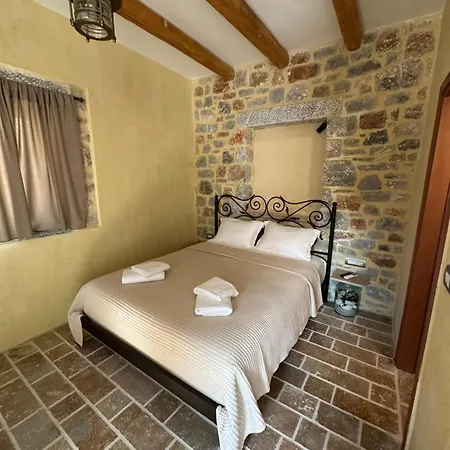 Arapis & מלון 3*