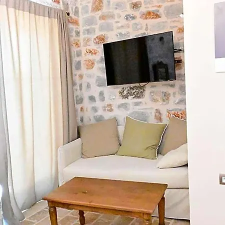 Hotel Arapis & 3*