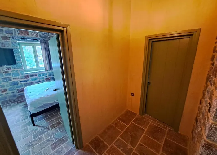 Hotel Arapis & Agios Kiprianos