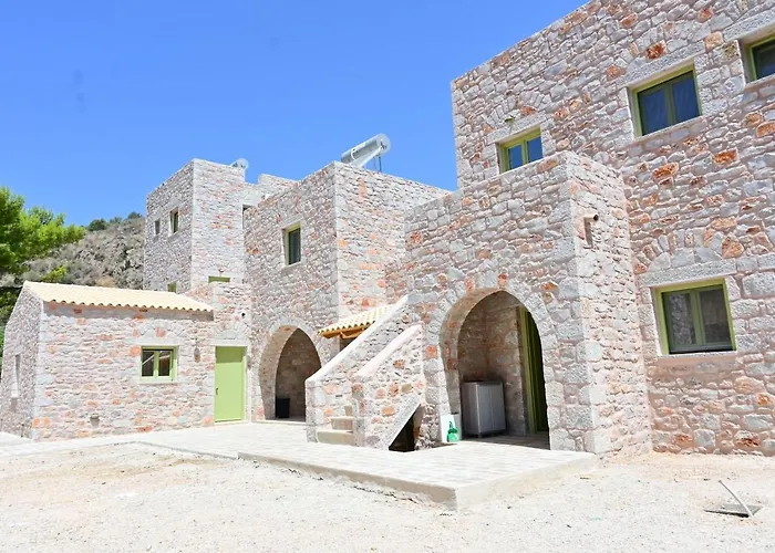 Arapis & 3* Agios Kiprianos